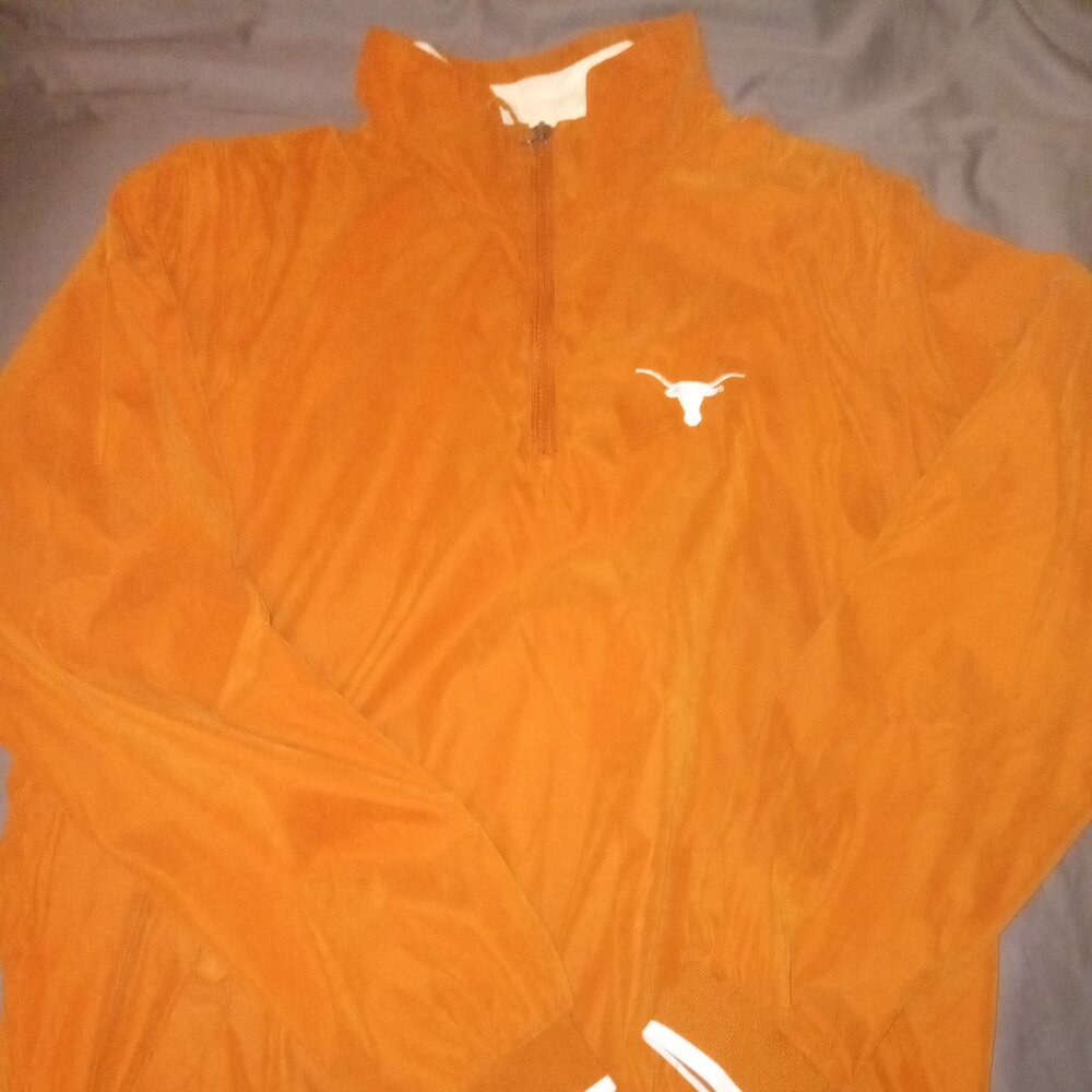 UNIVERSITY OF TEXAS MEN'S JACKET SIZE MEDIUM